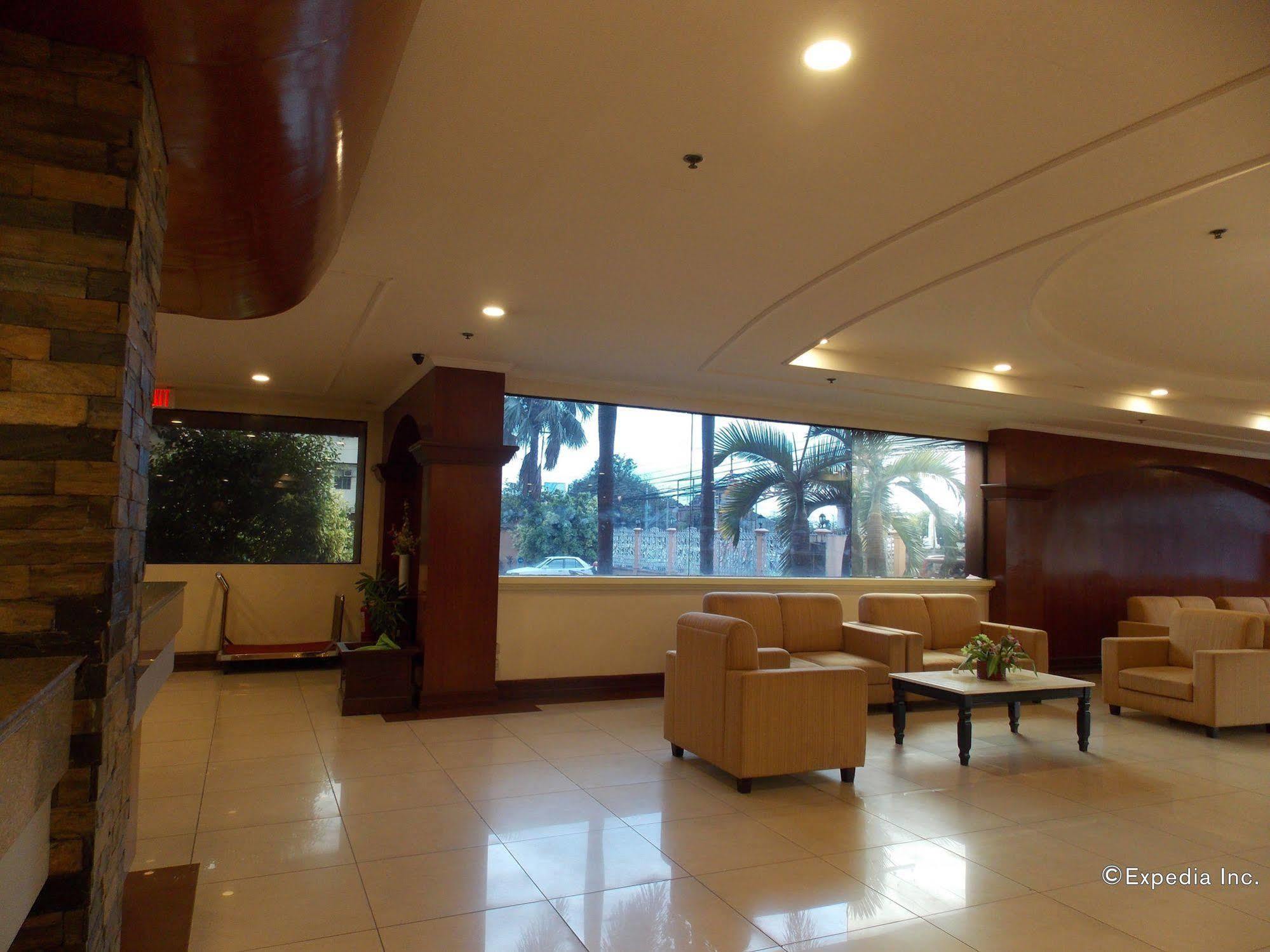 Grand Regal Hotel باكولود المظهر الخارجي الصورة