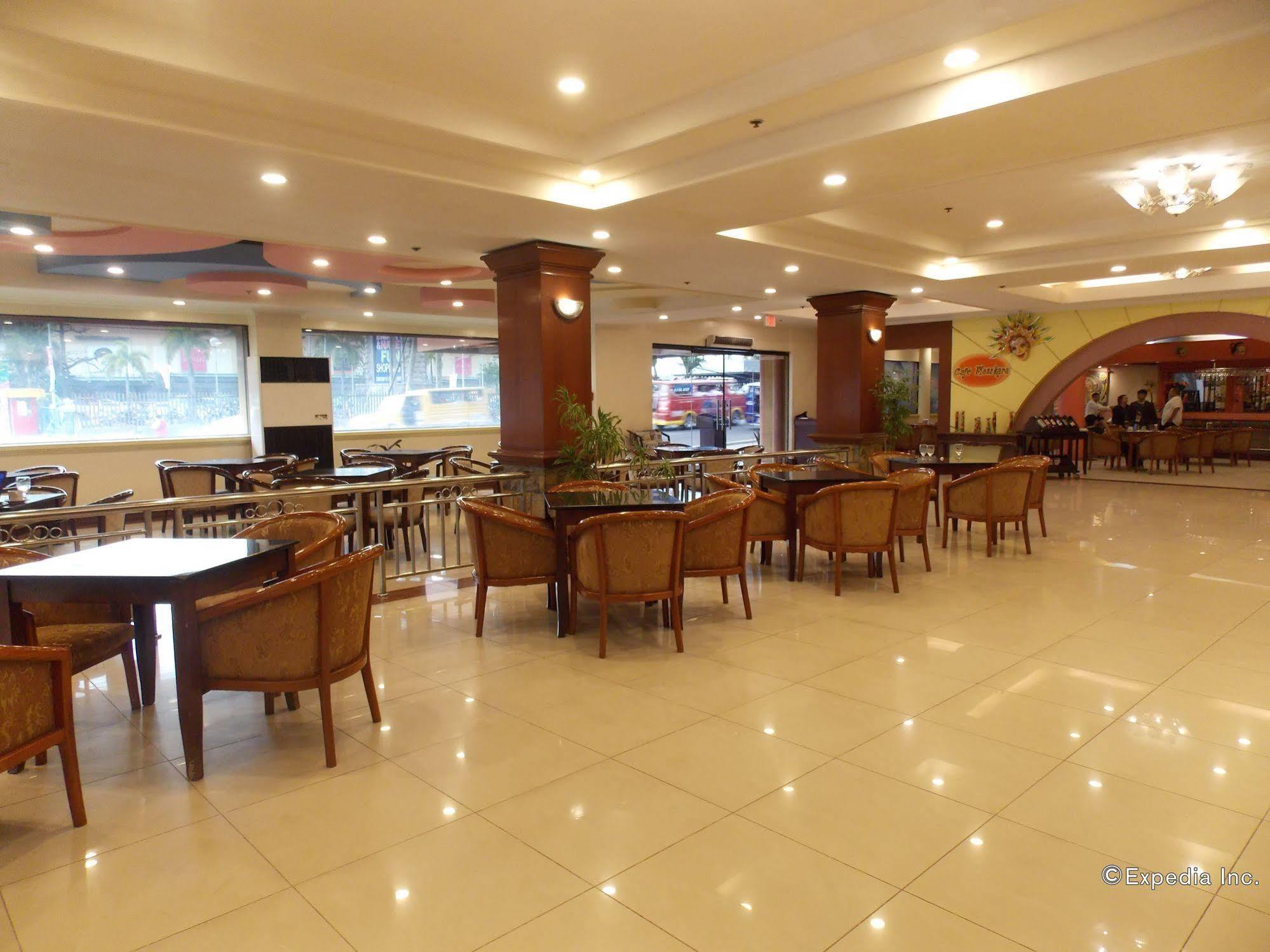 Grand Regal Hotel باكولود المظهر الخارجي الصورة