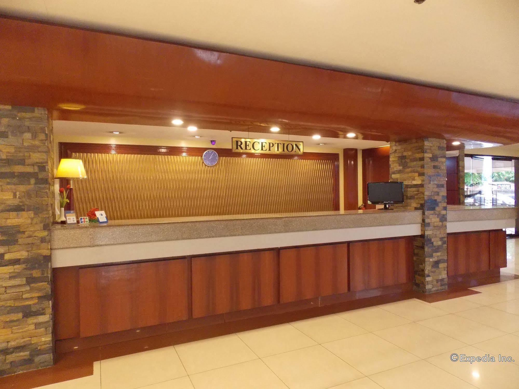 Grand Regal Hotel باكولود المظهر الخارجي الصورة