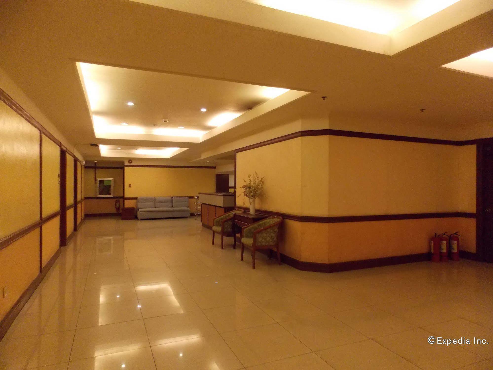 Grand Regal Hotel باكولود المظهر الخارجي الصورة