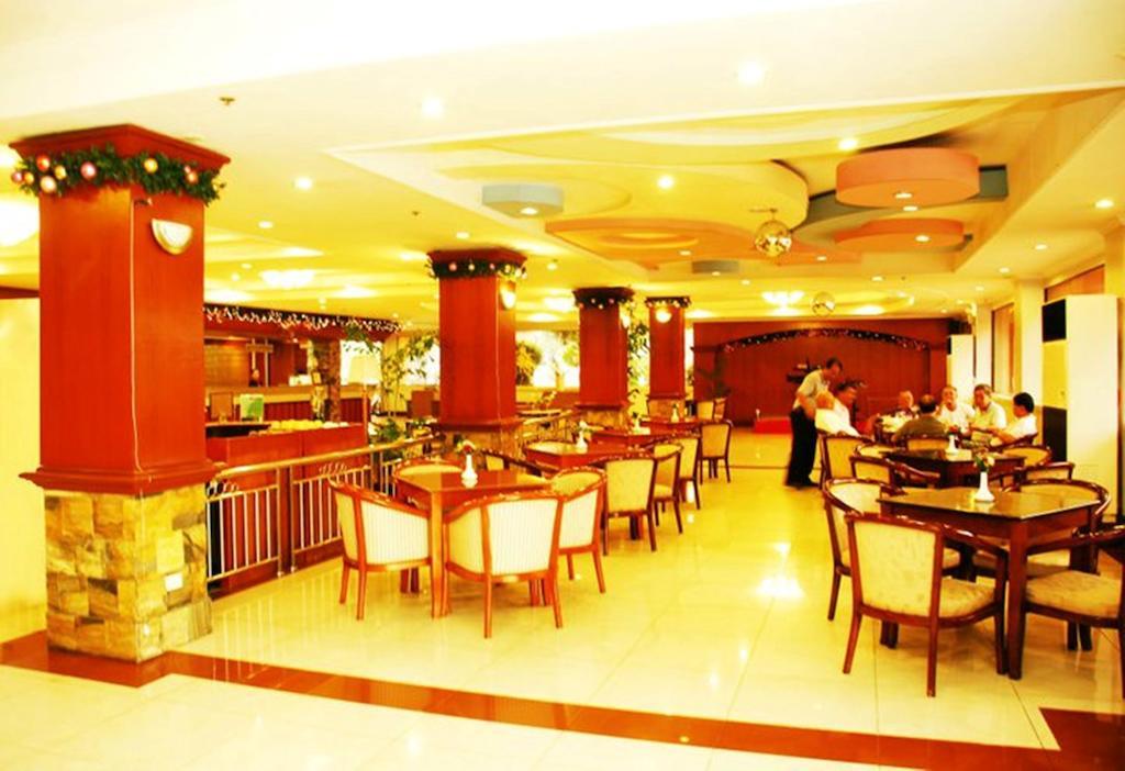 Grand Regal Hotel باكولود المظهر الخارجي الصورة